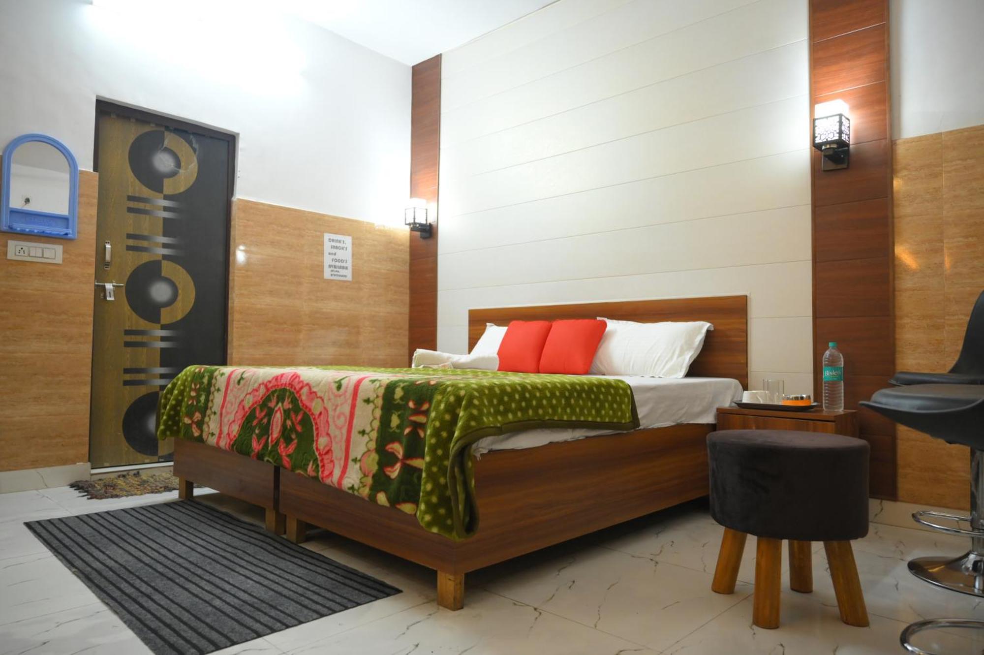 Hotel Starlight Meerut Ngoại thất bức ảnh