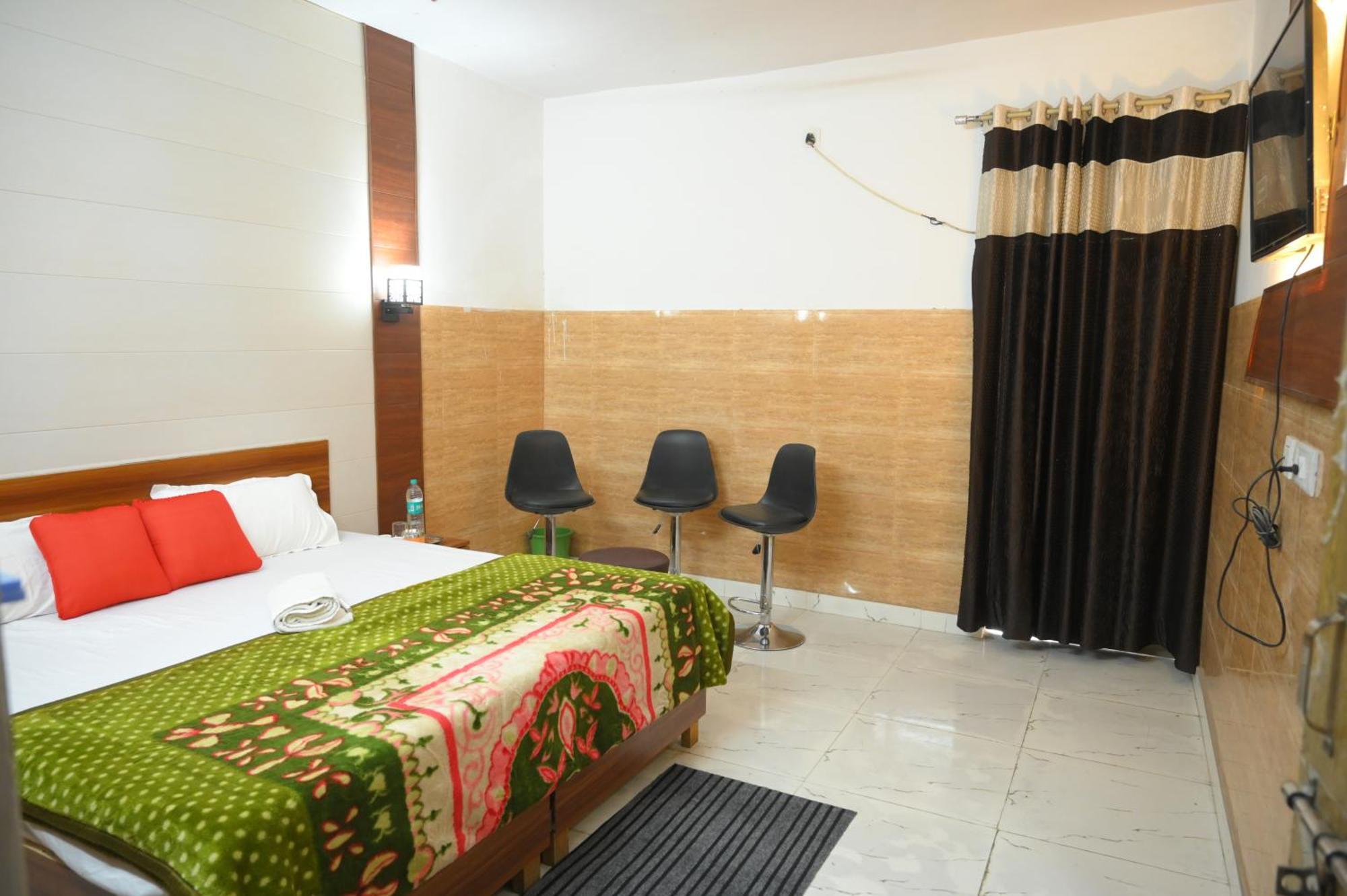 Hotel Starlight Meerut Ngoại thất bức ảnh